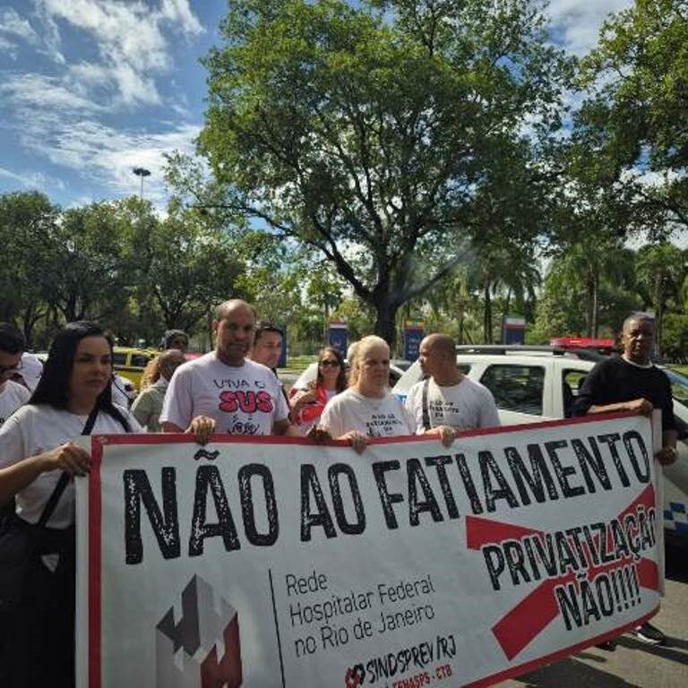 Servidores da rede federal de saúde fazem concentração em frente ao MAM para denunciar arbitrariedades do Governo Lula